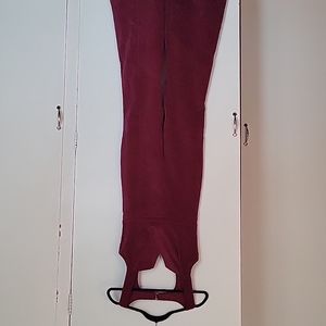 Altr'd state, M, burgundy